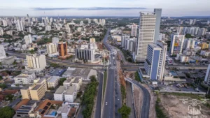 Obra de alargamento do viaduto sobre a Avenida do CPA