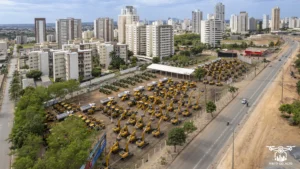 Comboio de Escavadeiras - Pátio de Obras BRT